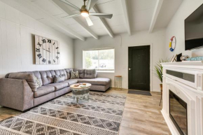 Cozy Fort Walton Beach Escape with Private Patio!